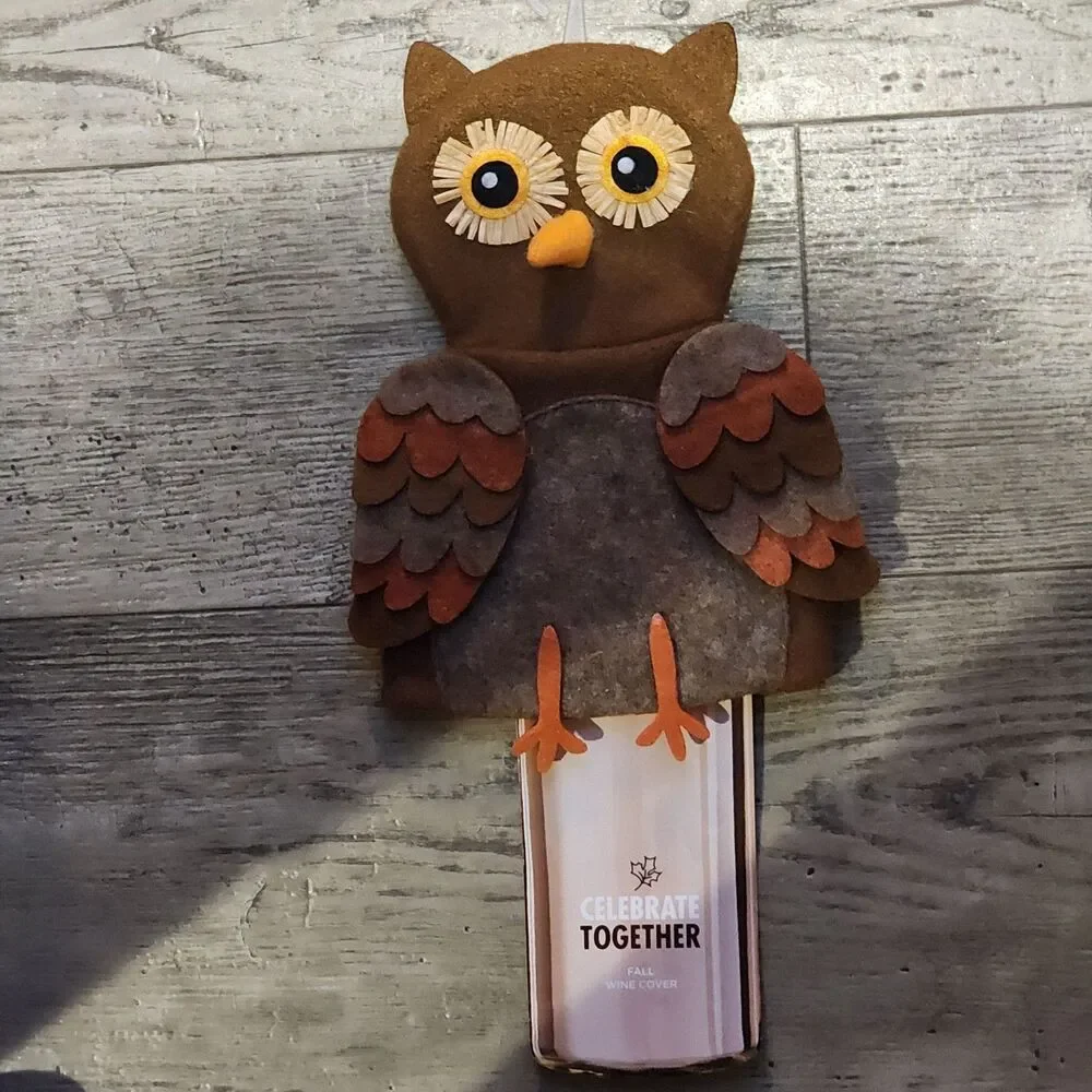 NWT Celebrate Together Fall Owl Wine Bottle Cover for Autumn Thanksgiving Dinner